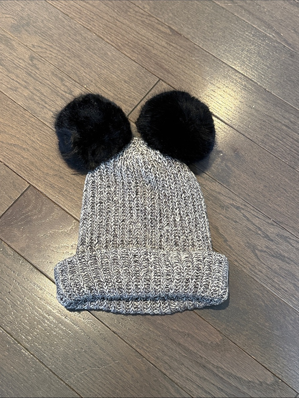 Love Your Melon Minnie Mouse beanie - Picture 2 of 3